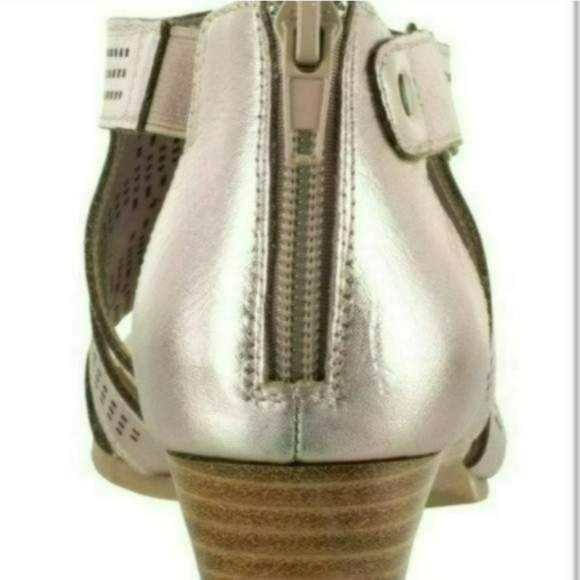 Bella Vita Quinby Chop Out Wedge Sandals 8 - Picture 2 of 7